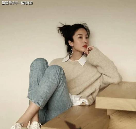 我操了美女老师的相关介绍