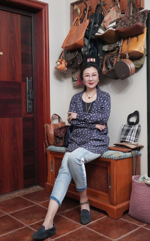 土豪酒店操人妻的相关介绍