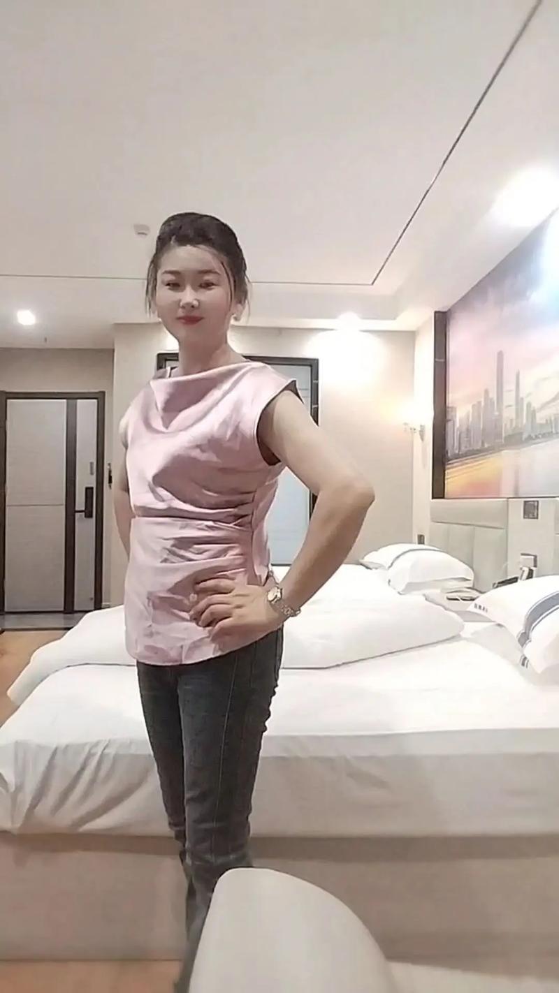 素人妻搭讪中出的相关介绍
