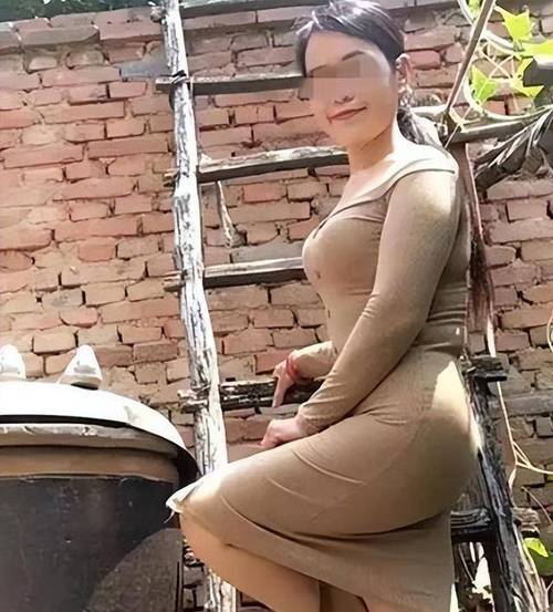 操白胖女人逼的相关介绍
