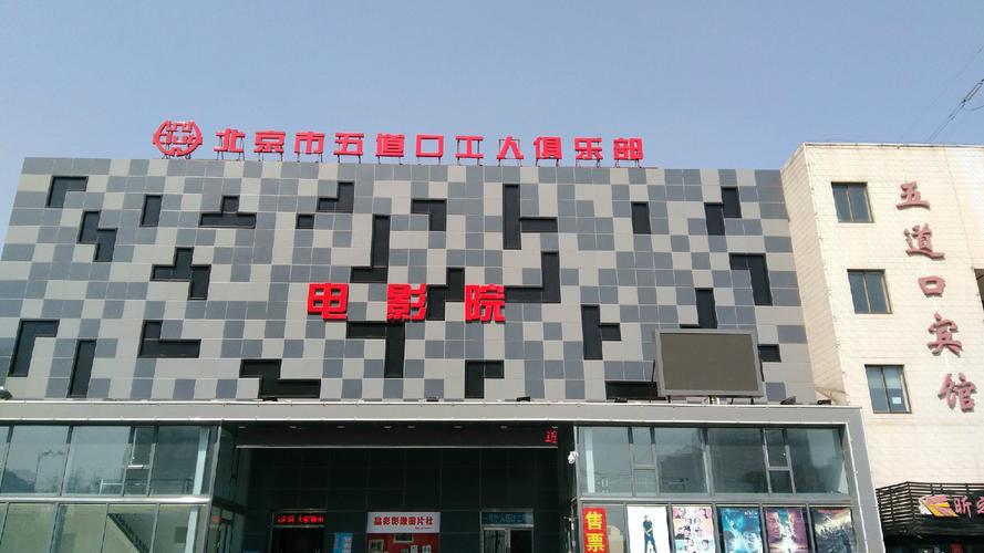 少妇av理论片的相关介绍