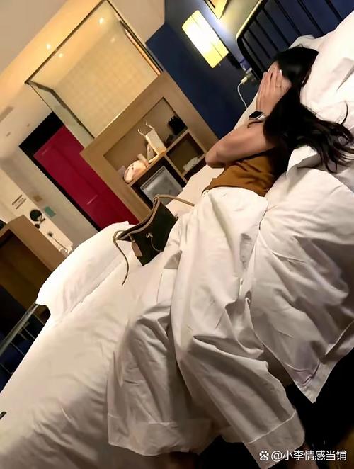 蜜臀av少妇的相关介绍