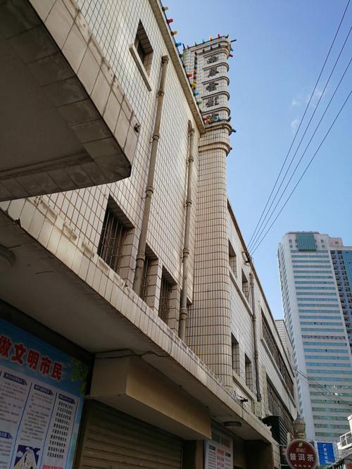 偷拍熟女少妇的相关介绍