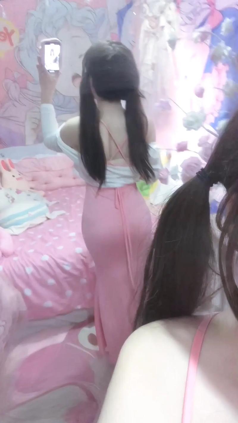 男人狂插美女的相关介绍