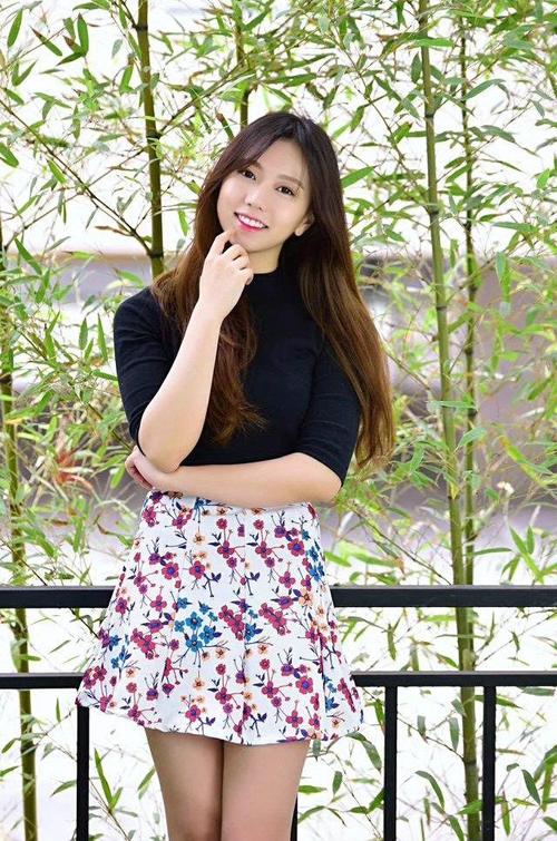 人妻宾馆自拍的相关介绍