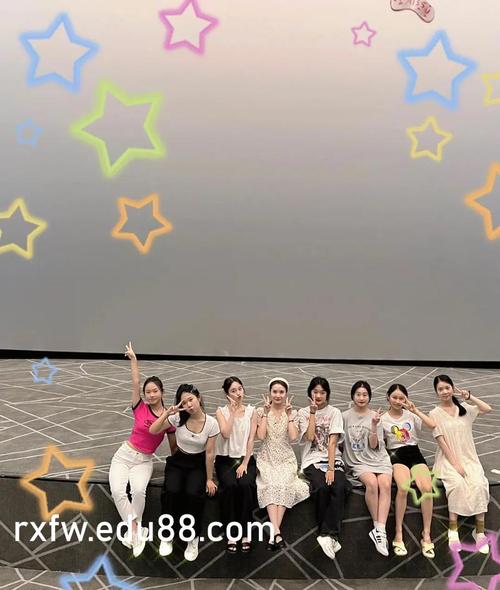 黄色白色分泌物怎么回事女性吃什么药的相关介绍