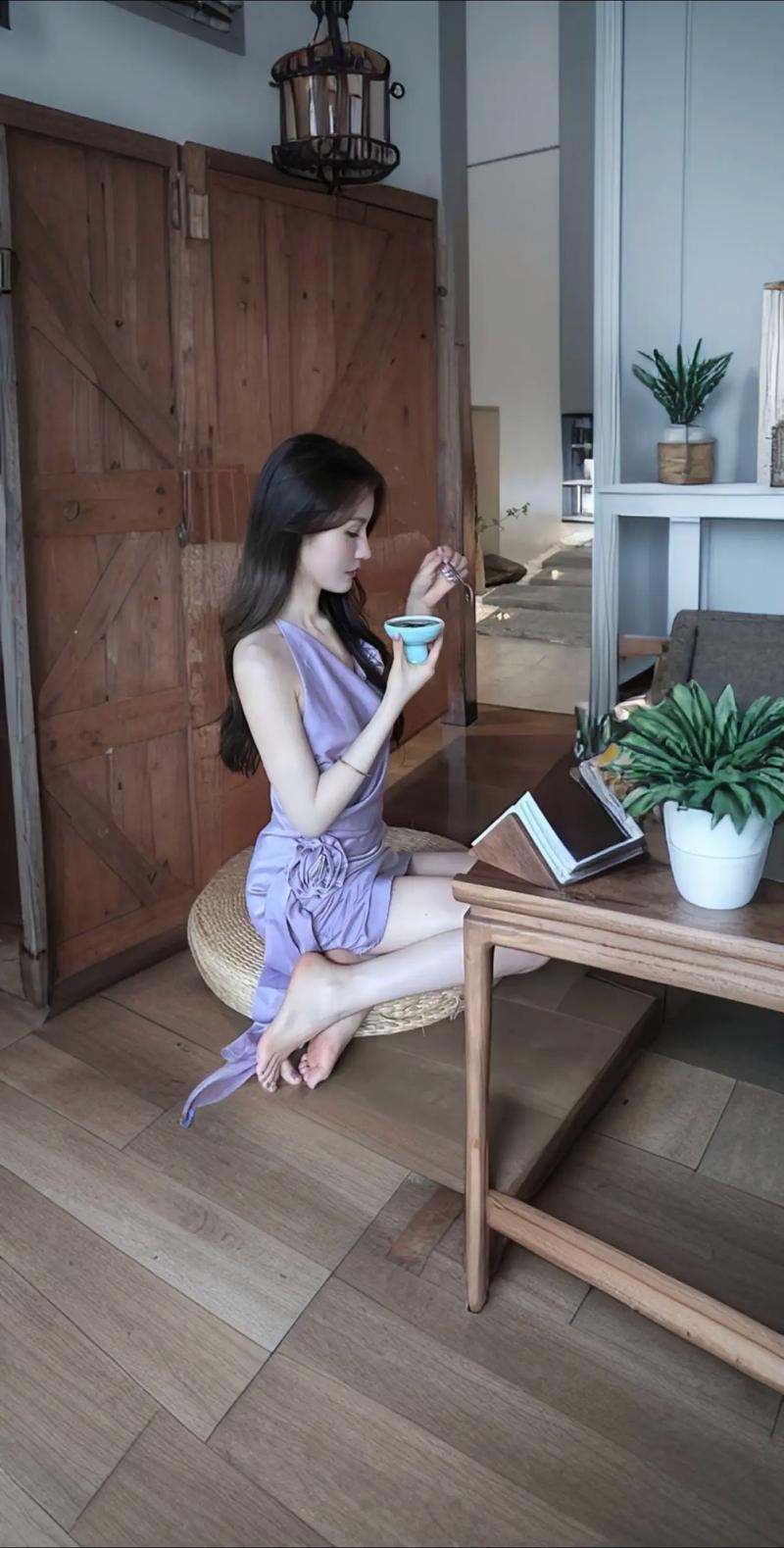 女秘书啪啪的相关介绍