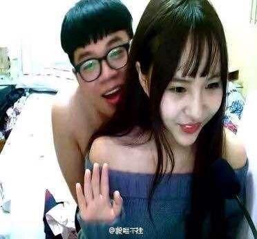 我操美女老师的逼的相关介绍