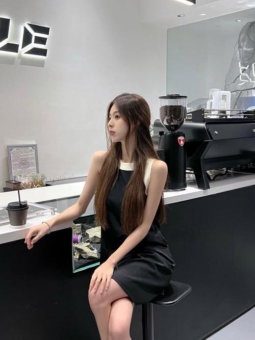 双性人妻秘书h的相关介绍